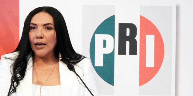 A construir acuerdos por Michoacán convoca Adriana Campos al rendir Primer Informe y dar a conocer los resultados legislativos y sociales del PRI