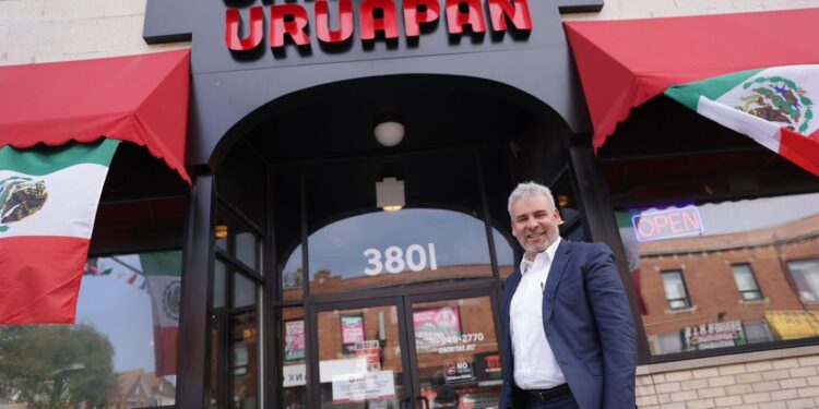 Bedolla promueve inversión a empresarios hispanos de Illinois