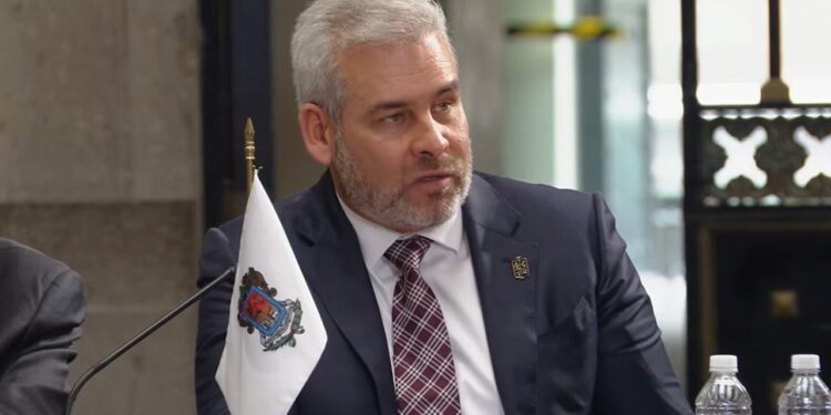 Solicita Bedolla estrategia migratoria para frenar a extranjeros relacionados con delincuencia