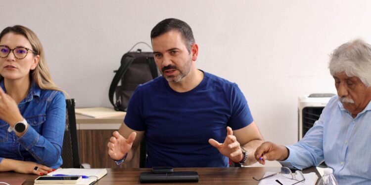 Yankel Benítez se reúne con vecinos de San Bartolomé y 8 de agosto