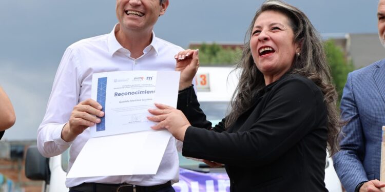 Presenta Alfonso Martínez programa “Mujeres al Volante”