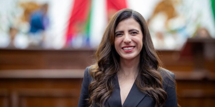 Giulianna Bugarini anuncia su Primer Informe Legislativo