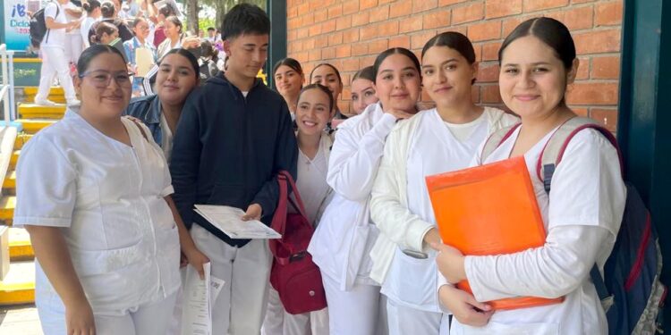 Conalep Michoacán asegura plazas de servicio social a más de 800 egresados de Enfermería