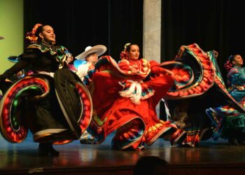 Ballet Folklórico de Michoacán celebra 67 años de trayectoria