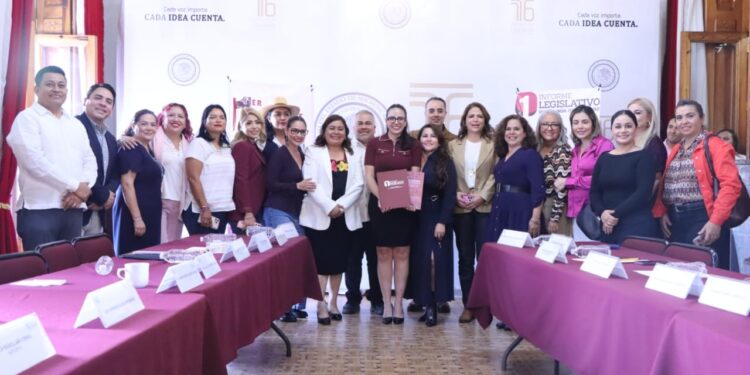 Diputadas Belinda Iturbide y Jaqueline Avilés entregan sus informes legislativos