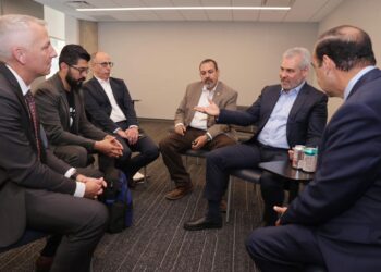 Walmart y Costco respaldan certificación contra la deforestación impulsada por Bedolla