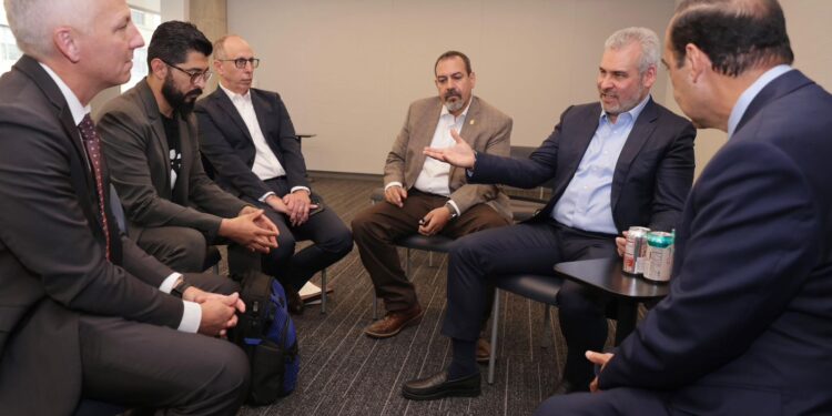 Walmart y Costco respaldan certificación contra la deforestación impulsada por Bedolla