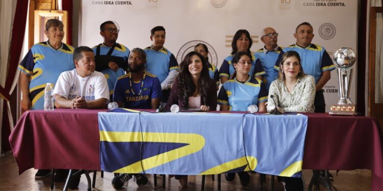 Colocan bandera de la comunidad sorda en el Palacio Legislativo