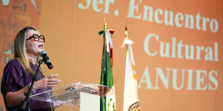 Cultura, parte esencial de la formación integral del estudiantado: Yarabí Ávila