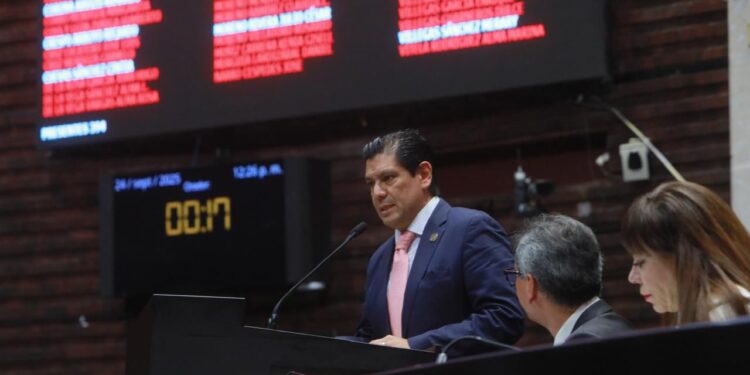 Propone Ernesto Núñez iniciativa para eliminar tratos preferenciales a bebidas disfrazadas de medicamentos y garantizar equidad fiscal