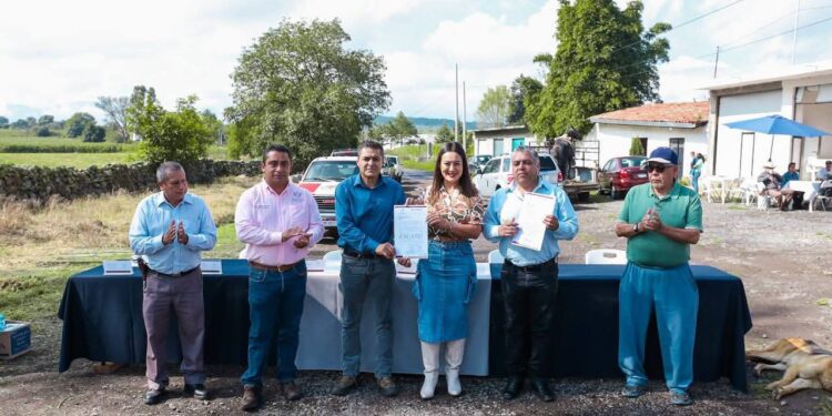 Zacapu recupera camino histórico en beneficio de la ciudadanía; Mónica Valdez hace entrega