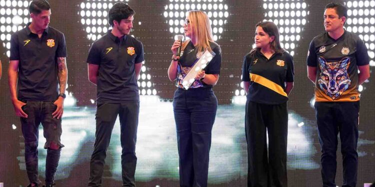 Alianza entre UMSNH y Atlético Morelia abre las puertas a nuevos sueños, señala Yarabí Ávila; presentan equipo femenil de TDP