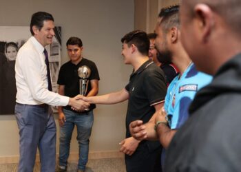 Alfonso Martínez reconoce al Club Michoacán de Sordos por su tercer lugar en torneo relámpago
