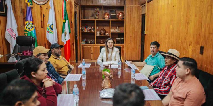 Presidenta Municipal de Salvador Escalante, Dayana Pérez Mendoza, reitera compromiso con la comunidad de Chapa