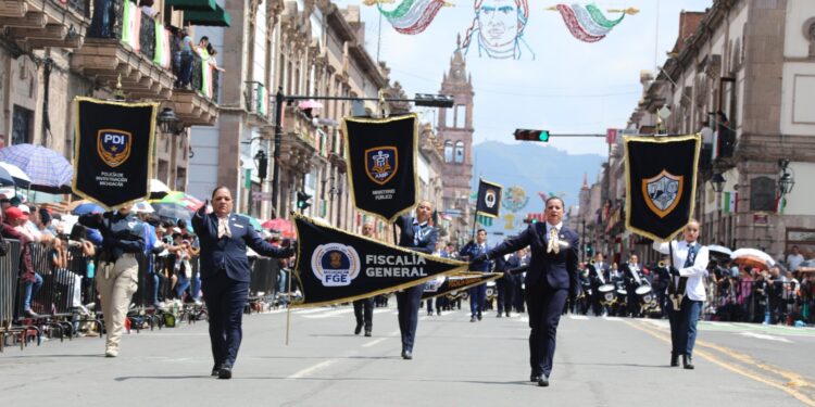 FGE refrenda su compromiso con la ciudadanía en Desfile Cívico Militar conmemorativo al natalicio de José María Morelos y Pavón