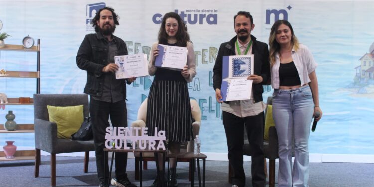 Andrea Chapela se presenta con gran audiencia en la FILLM