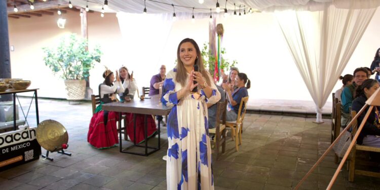 Santa Clara del Cobre, vitrina internacional del talento artesanal michoacano: Dayana Pérez Mendoza