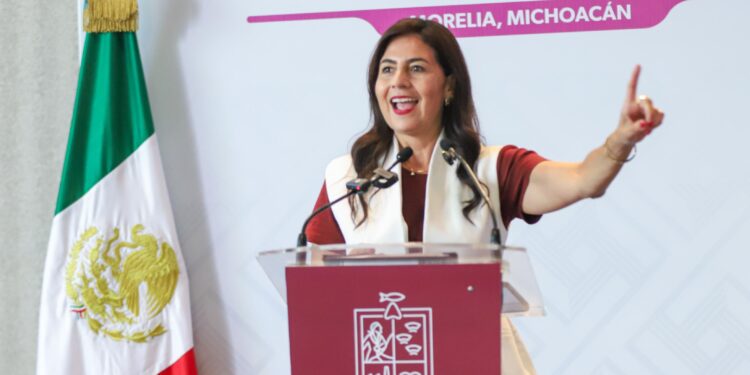 Gabriela Molina impulsa la transformación humanista en educación media superior