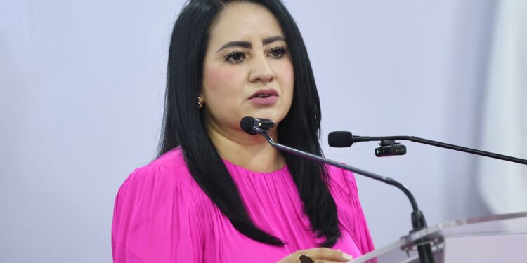 Gobierno de Michoacán dotará al nuevo DIF Uruapan con equipo para mastografías: Gladyz Butanda