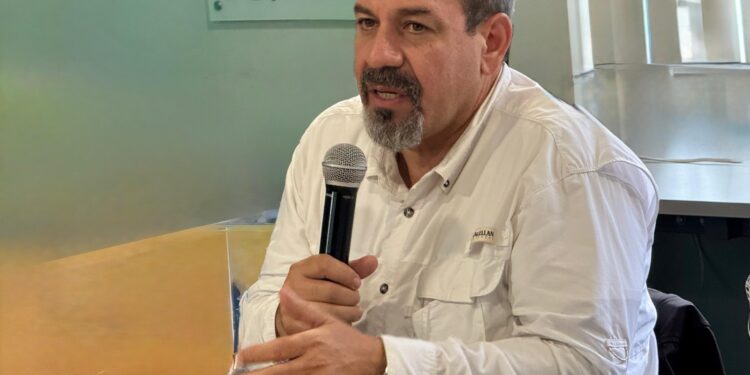 Secma expone efectividad del Guardián Forestal ante ambientalistas de Michoacán