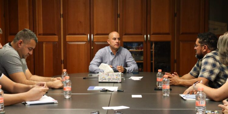 Adolfo Torres y Comité de la Central de Abastos avanzan en acuerdos para servicio de agua