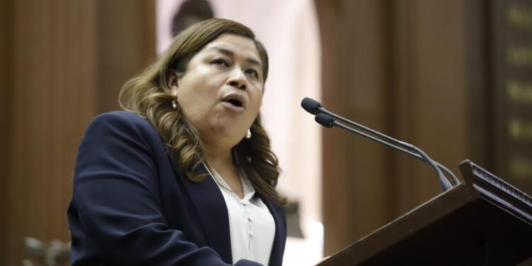 Reconoce 76 Legislatura a Margarita Arriaga Pierres con la Condecoración “Merito al Turismo Michoacano” 2025