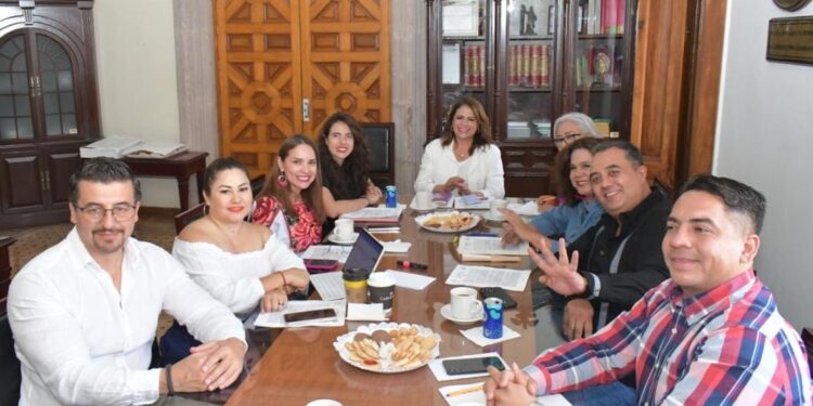 Reconoce 76 Legislatura a Margarita Arriaga Pierres con la Condecoración “Merito al Turismo Michoacano” 2025