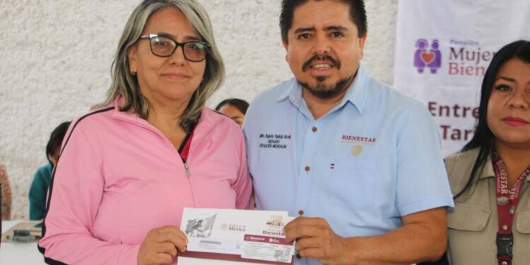 Por cita, entrega de tarjetas a Mujeres Bienestar en Michoacán