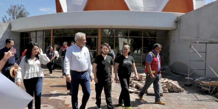 Supervisa Bedolla avances de la modernización del Planetario de Morelia
