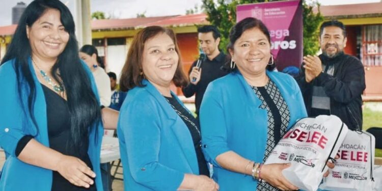 Lleva SEE bibliotecas y libros a siete telesecundarias de Pátzcuaro