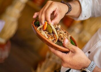 Para probar auténticas carnitas michoacanas visita Quiroga, Tacámbaro y Huandacareo: Sectur