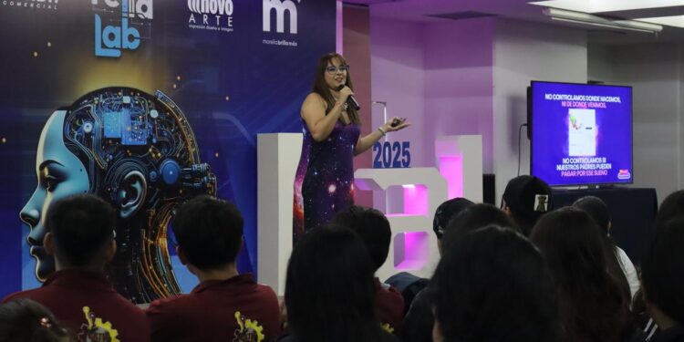 Ana Karen Ramírez abre ciclo de conferencias de Morelia Lab