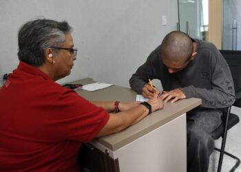 Conexión en colonia Ríos Mexicanos mejorará el suministro de agua en la zona: Adolfo Torres