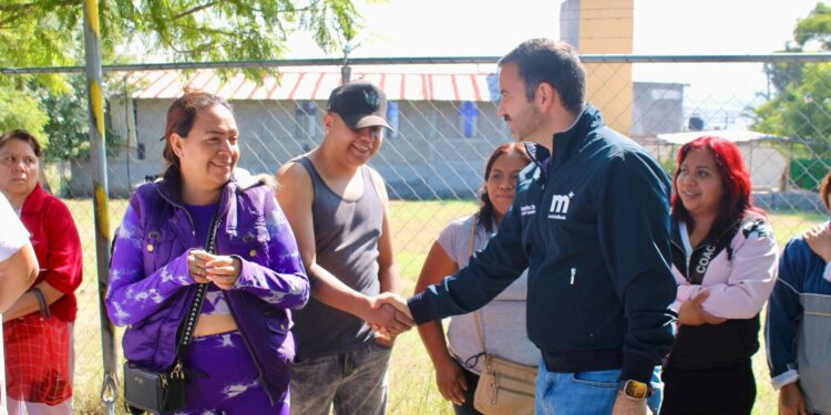 Ofrece Yankel Benítez trabajo estrecho a vecinas y vecinos de La Aldea