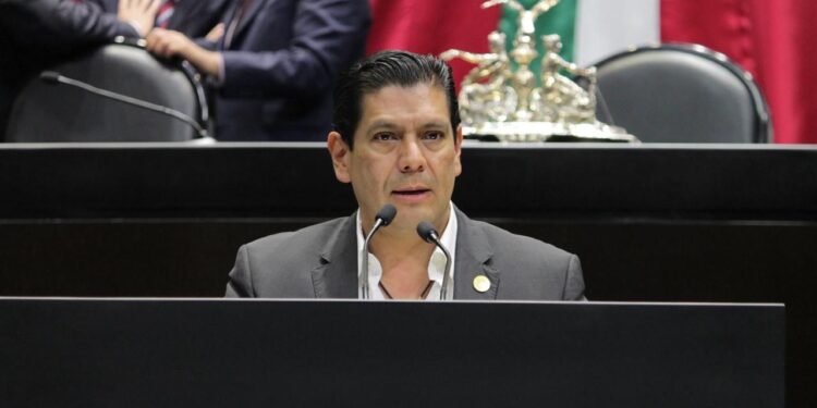 Diputado Ernesto Núñez impulsa un IEPS basado en ciencia, que no penalice las alternativas saludables