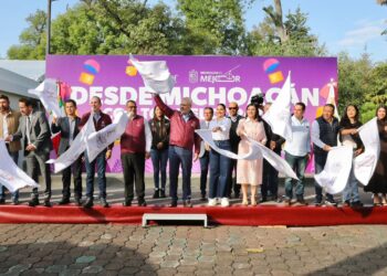 Bedolla da banderazo de salida a 55 toneladas de ayuda para estados afectados por lluvias