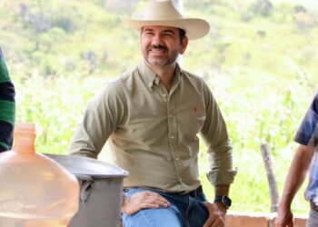 Ante líderes ejidatarios de Chiquimitío, Yankel Benítez destaca valor gastronómico y cultural del maíz