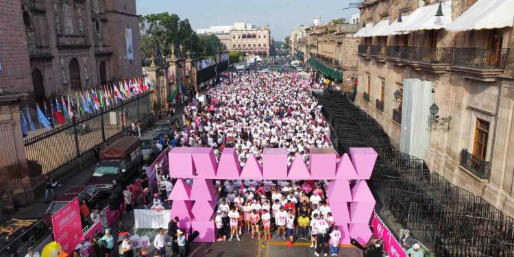 Pinktate de Rosa, pinta de color y amor el centro de Morelia