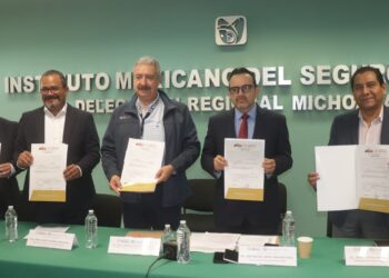 Recibe IMSS Michoacán cinco títulos de propiedadde Unidades Médicas Rurales