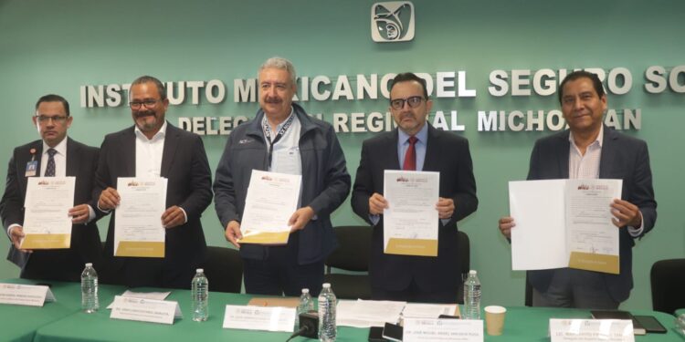 Recibe IMSS Michoacán cinco títulos de propiedadde Unidades Médicas Rurales