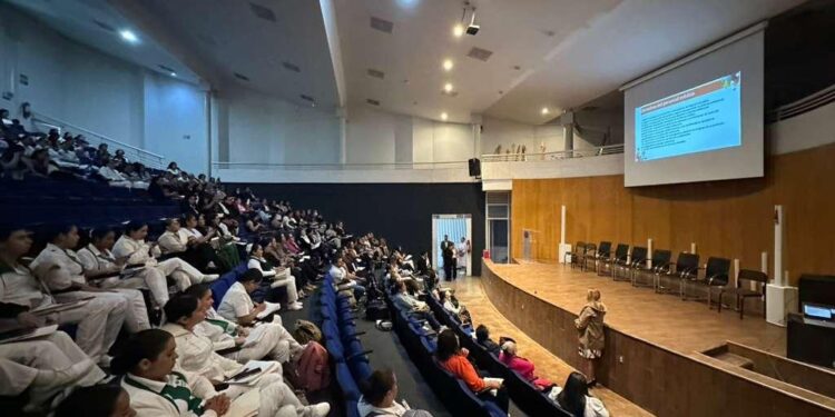 Docentes del Conalep participan en jornadas de buenas prácticas y conocimiento en enfermería