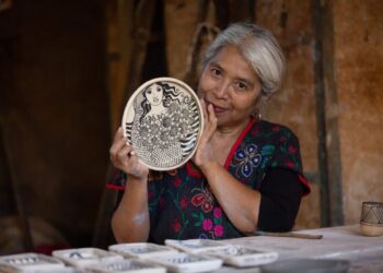 Aprende del arte del barro blanco en esta Semana de Celebración de Noche de Muertos