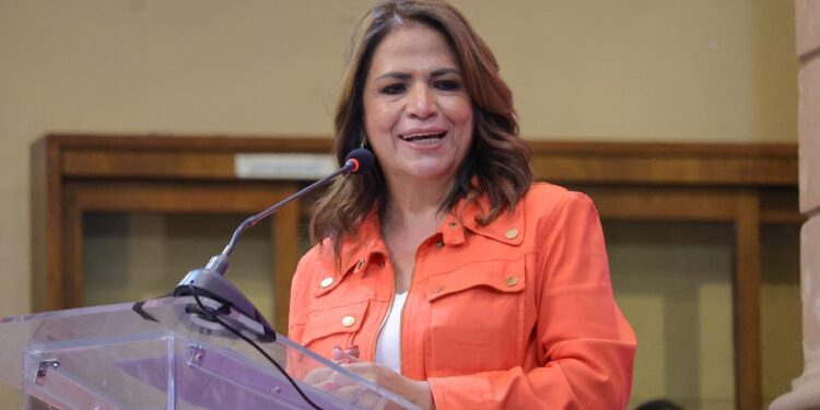 Fabiola Alanís: Michoacán debe liderar la producción sustentable del aguacate
