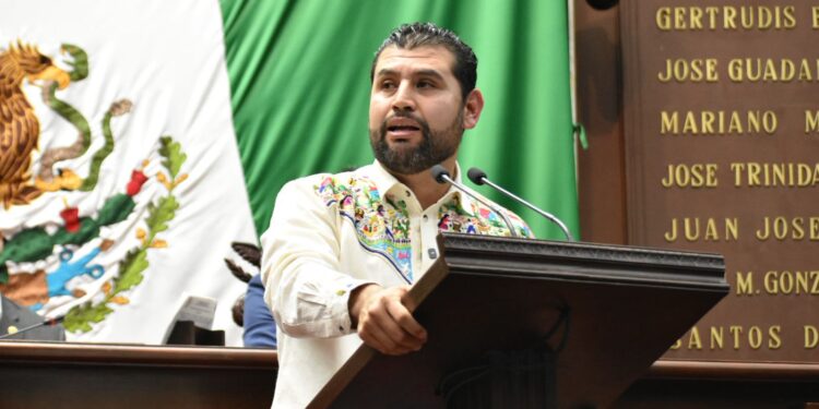 Octavio Ocampo presenta punto de acuerdo en defensa del maíz y los productores michoacanos