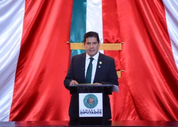 Propone Ernesto Núñez Aguilar iniciativa contra el ejercicio ilegal de la medicina