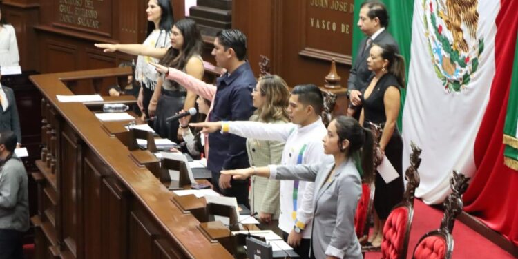 Parlamentarios juveniles toman protesta y comienzan trabajos formales del “Parlamento Juvenil Incluyente 2025”