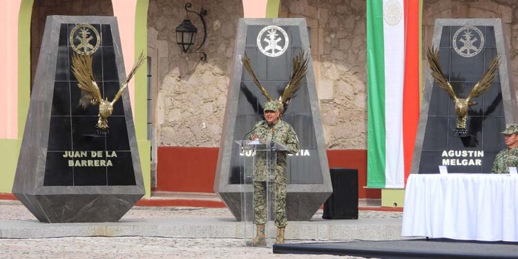 Concluyen conscritos y mujeres voluntarias del Servicio Militar Nacional su adiestramiento en Morelia