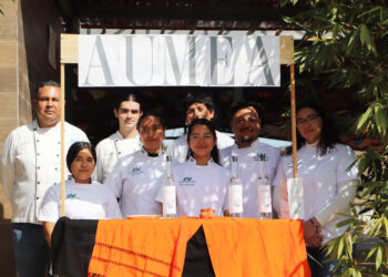 Estudiantes de Gastronomía impulsan comercialización de mezcal michoacano: UTM