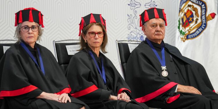 Universidad Michoacana reconoce trayectorias excepcionales, otorga el Grado Doctora y Doctor Honoris Causa