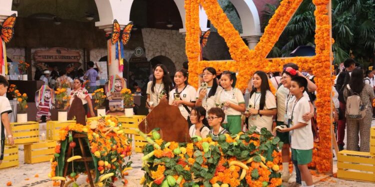 Michoacán cautiva en Xcaret por su tradición de Noche de Muertos